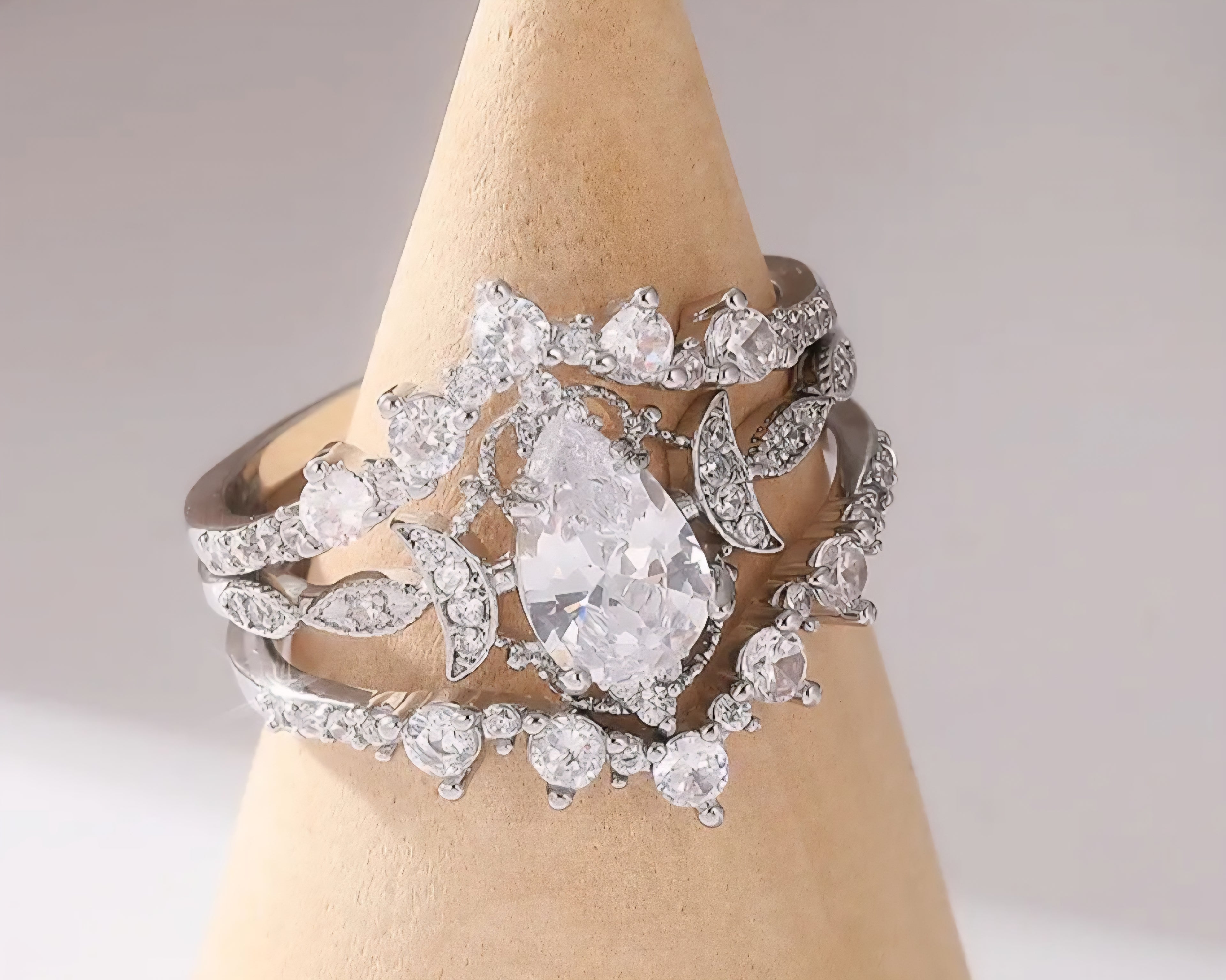 Elegant Wedding/Engagement Ring Set